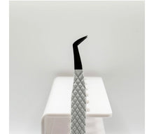 Charger l'image dans la galerie, LASHES BY GP PINCE TOUT USAGE AVEC POINTE EN FIBRE BLANCHE